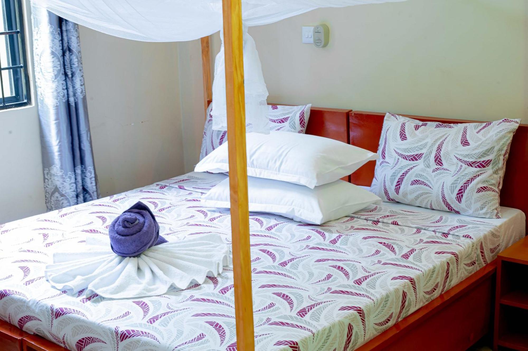 L&J Modern Backpackers Bnb Dar es Salaam Exterior foto