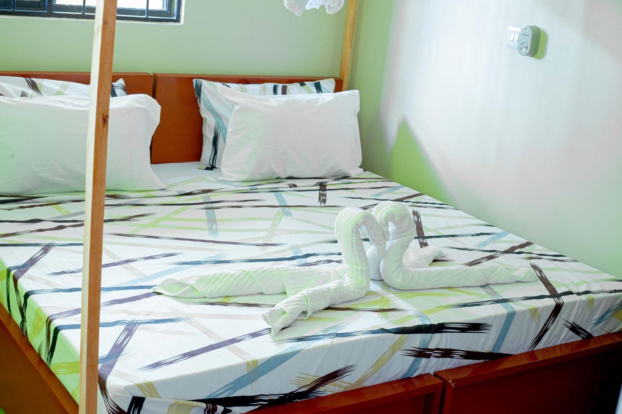 L&J Modern Backpackers Bnb Dar es Salaam Exterior foto