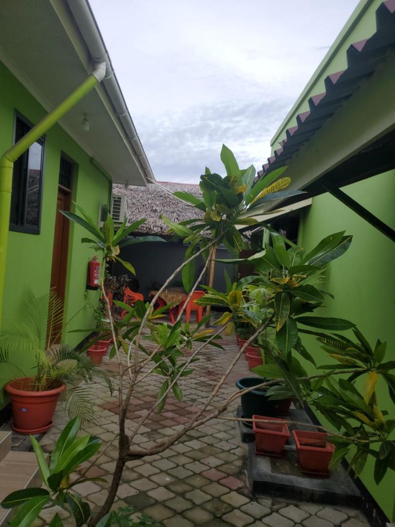 L&J Modern Backpackers Bnb Dar es Salaam Exterior foto